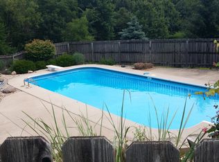 1206 Charter Oaks Cir, Mahomet, IL 61853