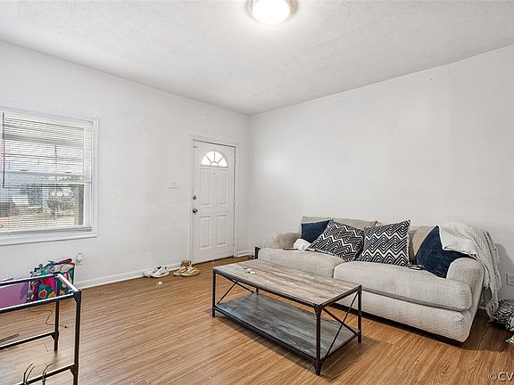 4th image of 108 S Lombardy St