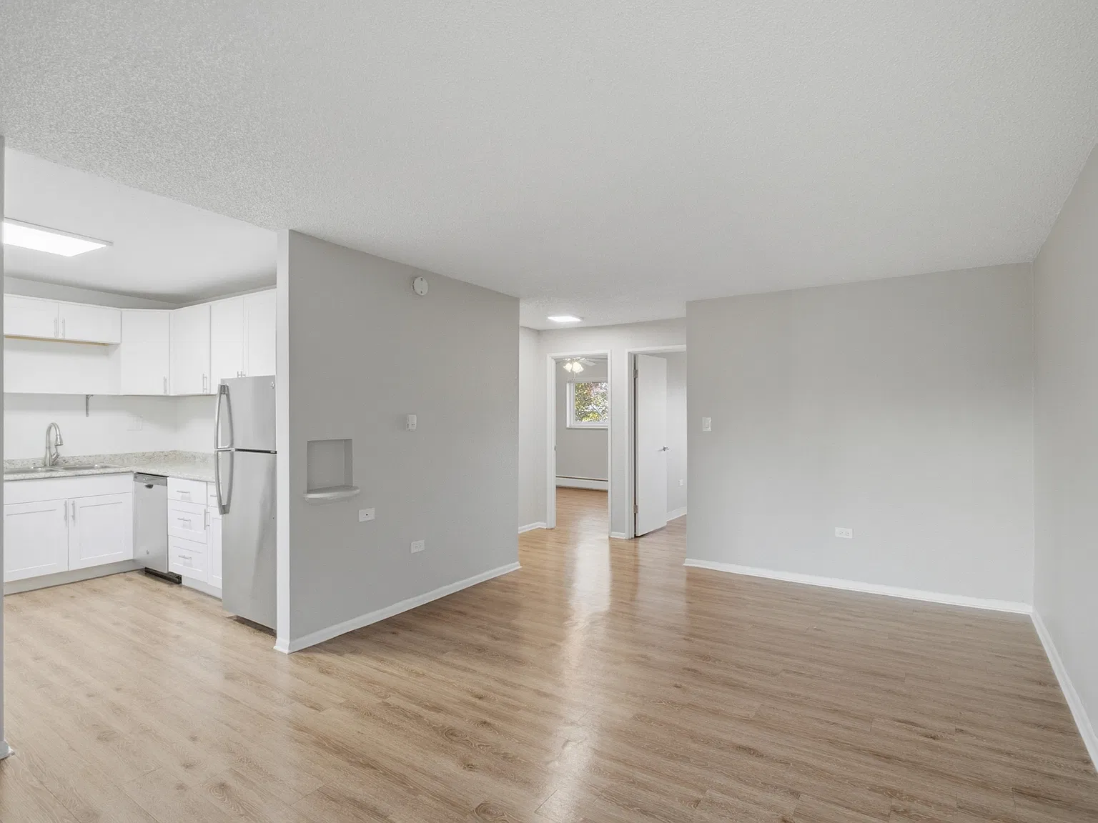 245 Bannock — Photo 3