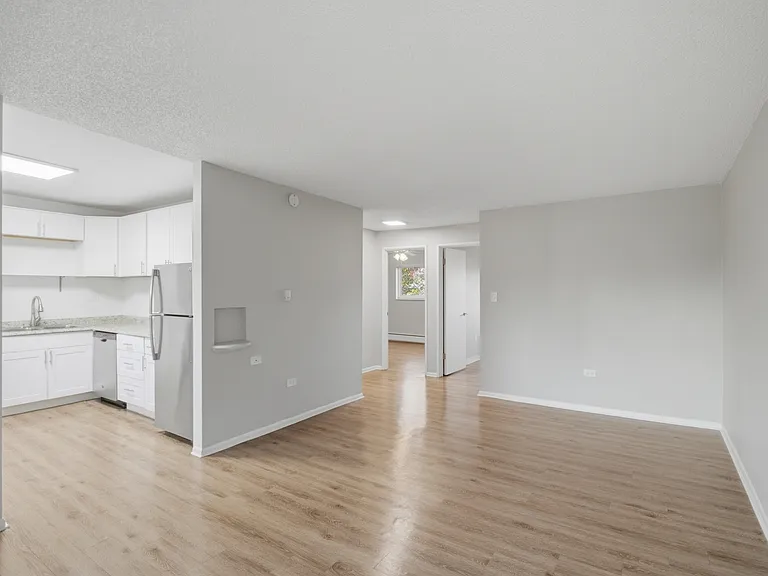 245 Bannock — Photo 3
