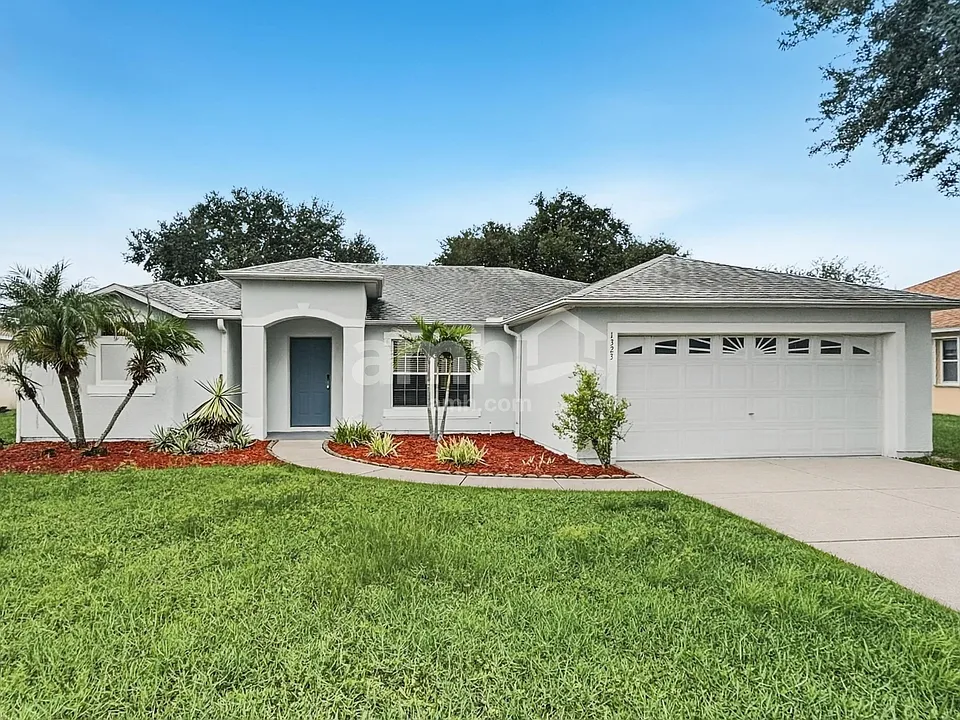 1323 Old Millpond Rd
