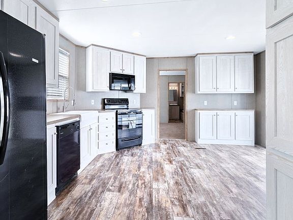 3rd image of 14630 N Hollyhock Ave Trlr 58