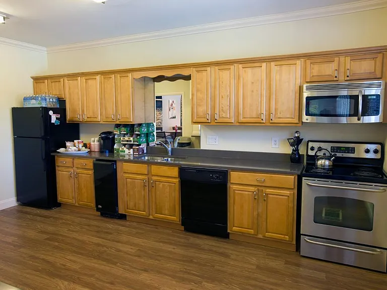 Williamsburg Estates — Photo 4