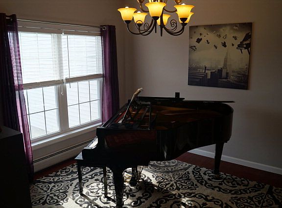 3rd image of 16 Brandell Dr