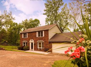 1231 Thomas Rd, South Charleston, WV 25303