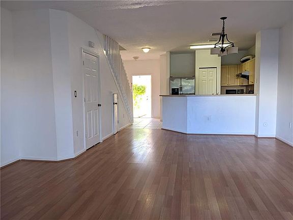4th image of 6455 Catalina Ln #6455