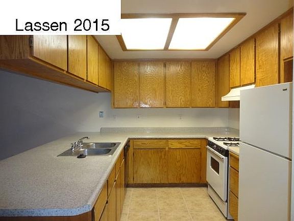 3rd image of 560 Howard Ct