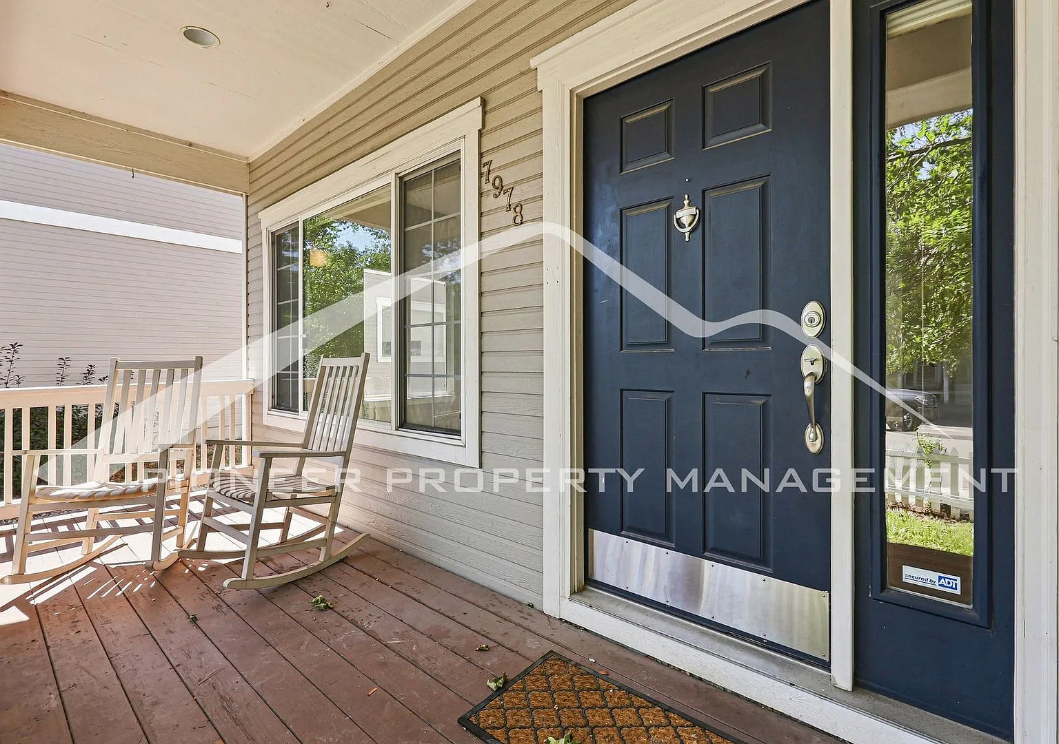 Lovely Spacious Home With Two Car Garage! — Photo 3