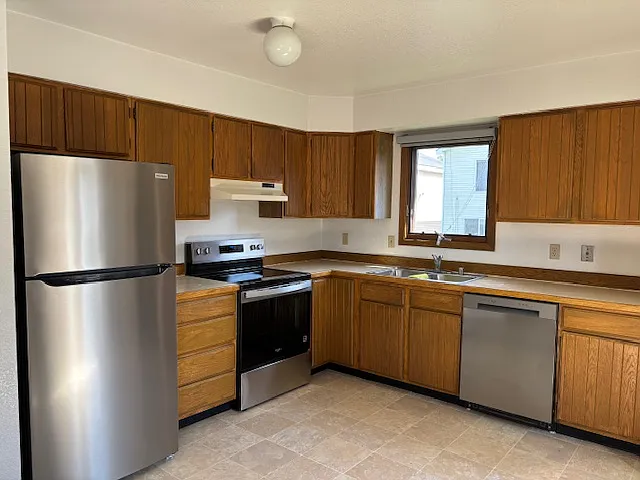 1180 Golden Dawn Cir #4