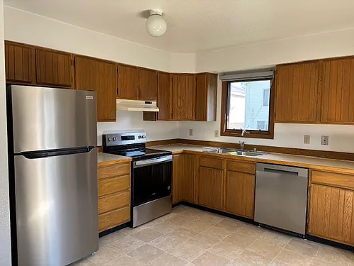 1180 Golden Dawn Cir #4 Photo 1