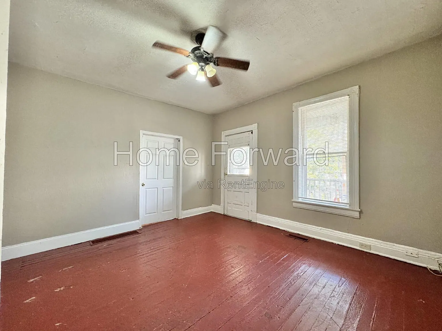 5 bed, 2.0 bath, 1920 sqft, $3,375 — Photo 3
