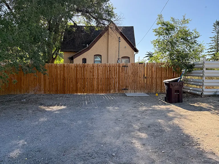 915 E Routt Ave — Photo 10