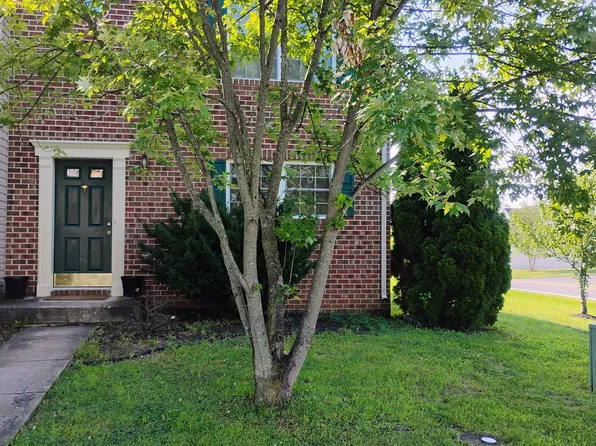 8 Mabel Ln, Martinsburg, WV 25404