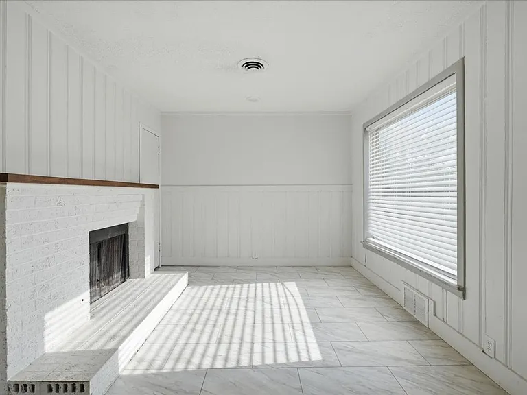 1011 Walnut St — Photo 6