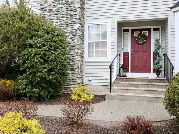 65 Hunter Rd, North Haledon Boro, NJ 07508