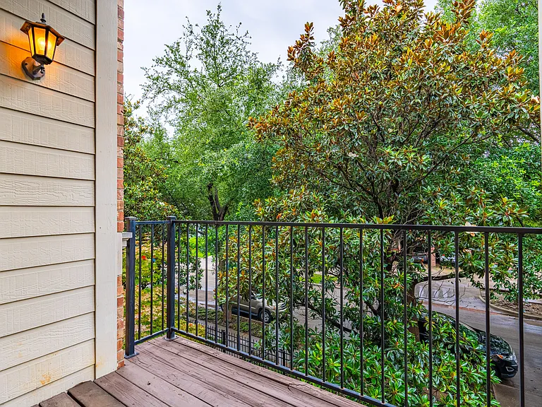 4230 Holland Ave — Photo 32