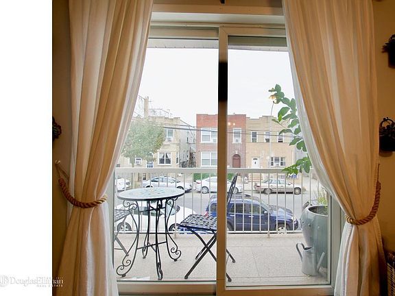 4th image of 2326 33rd St #2