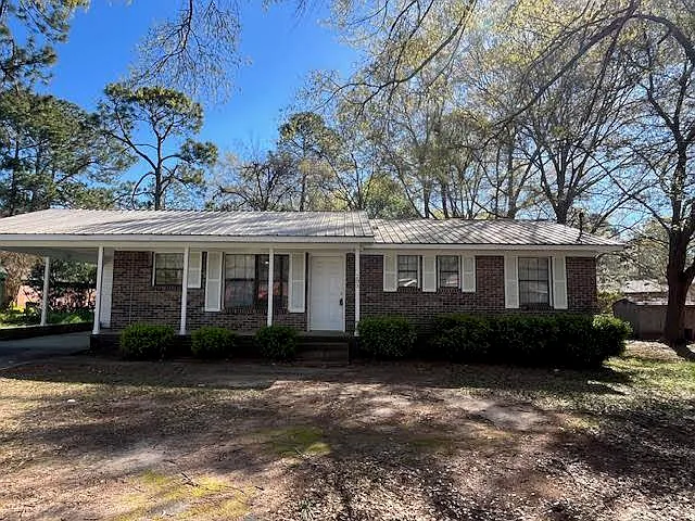 203 Vienna Cir