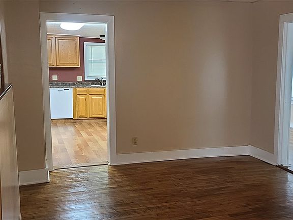 3rd image of 307 NE 7th St
