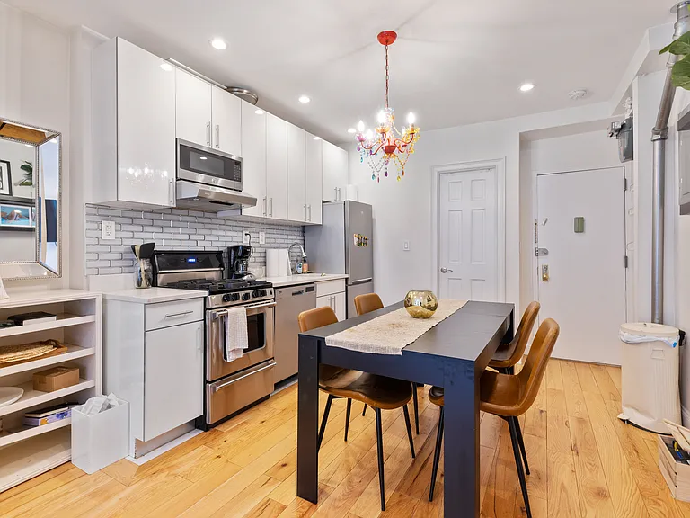 89 Christopher St #4 — Photo 2