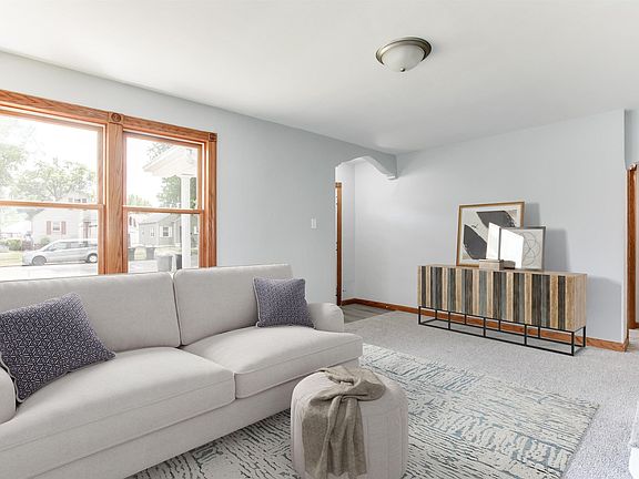 4th image of 2715 Prast Blvd