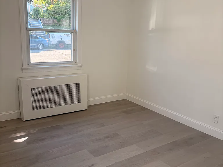 Chase Ave — Photo 9