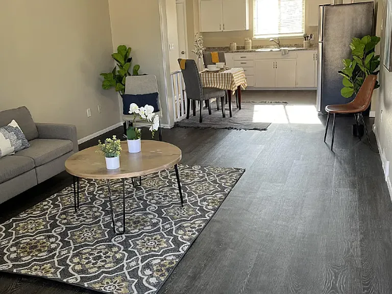 1402-1404 East 14th St. — Photo 3