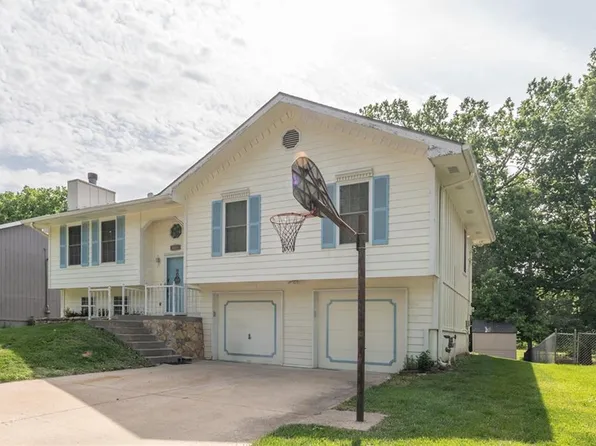 6814 N Liberty St, Kansas City, MO 64118