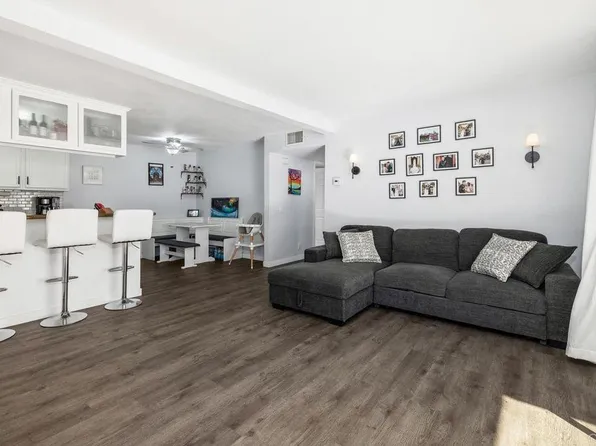 12730 Laurel St Unit 302, Lakeside, CA 92040