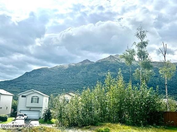2nd image of 9039 Eagle River Ln