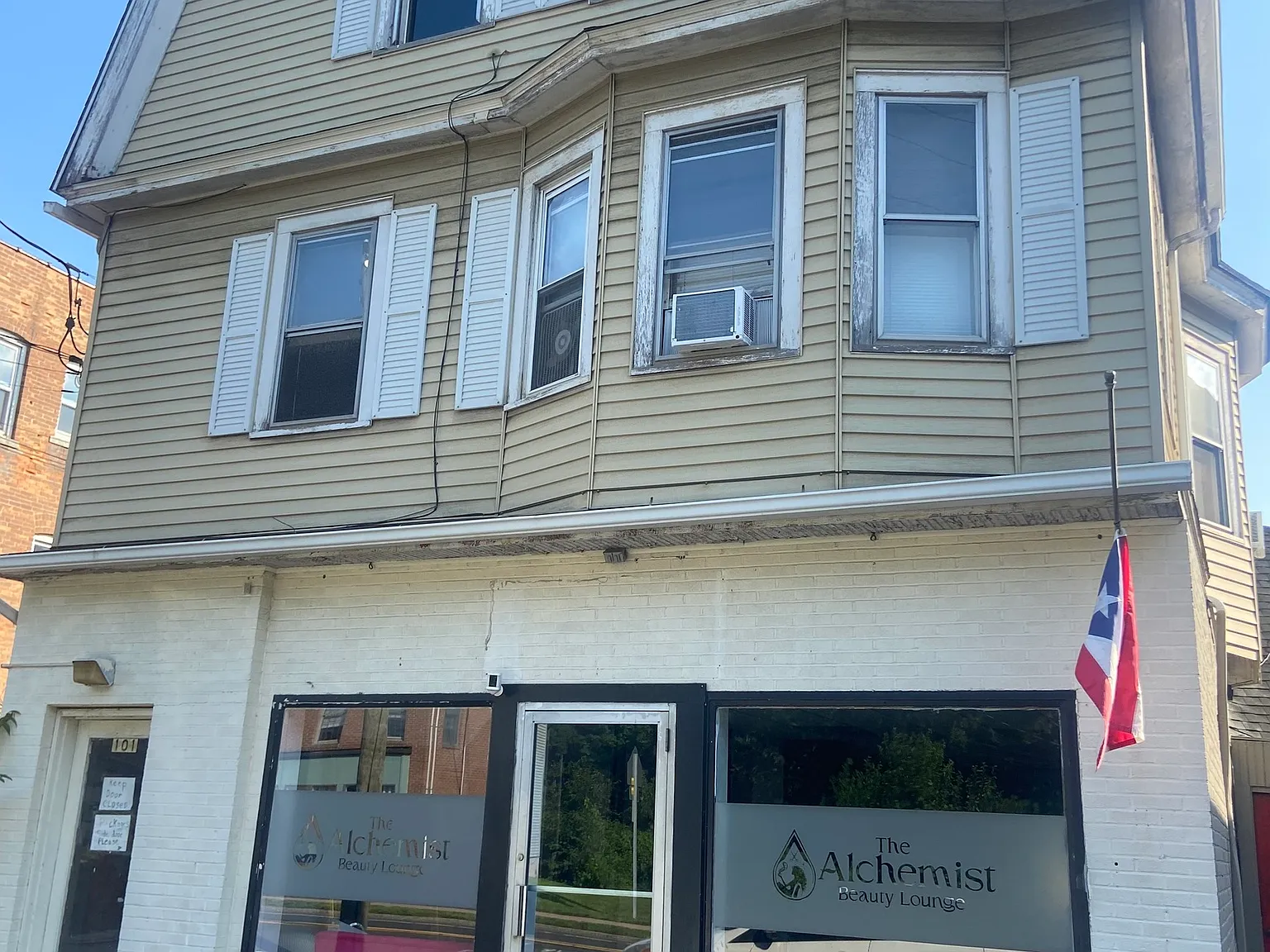 2 bed, 1.0 bath, 700 sqft, $1,375 — Photo 1