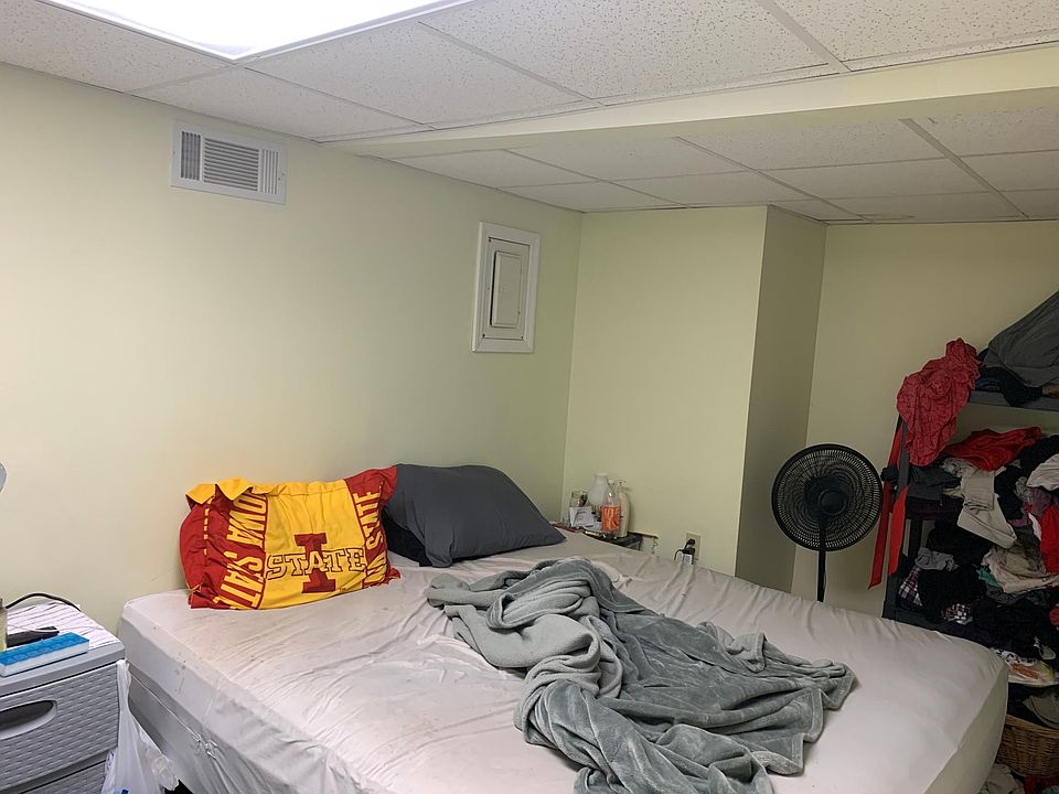 2nd image of 1055 Main St