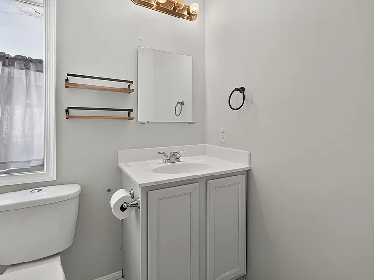 3460 Dix St NE — Photo 7