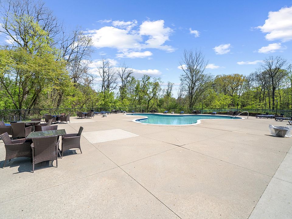 7288 Danbrooke, photo 3
