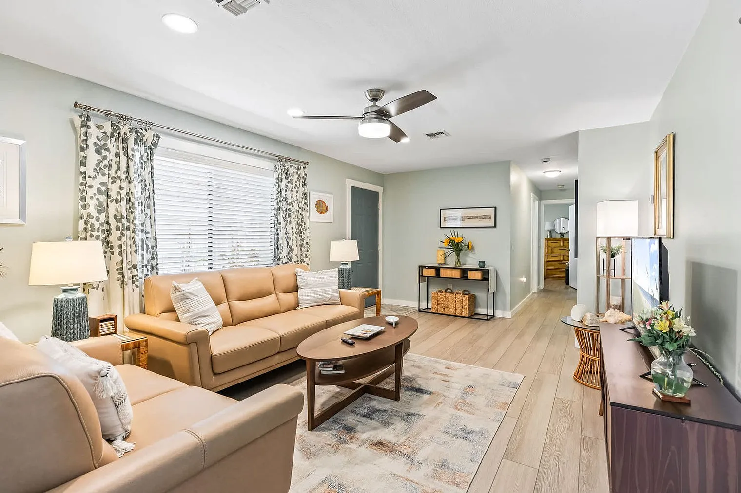 3 bed, 2.0 bath, 1108 sqft, $3,676 — Photo 1