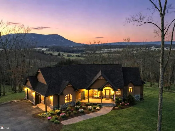 690 Comforter Ln, Middletown, VA 22645