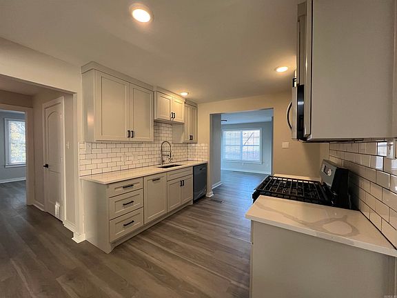 3rd image of 2916 Dalewood Rd