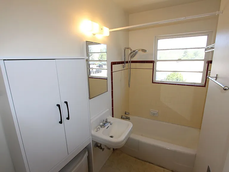 324 N San Francisco St — Photo 26