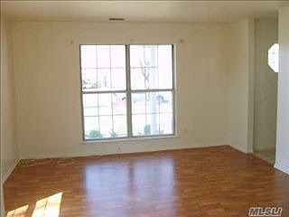 5th image of 21 Samantha Dr