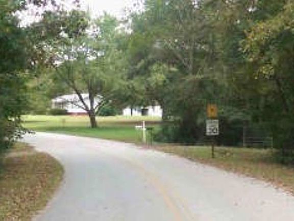 Exterior Neighborhood (street photo)