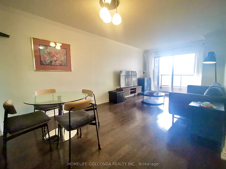 18 Harding Blvd #412 — Photo 8