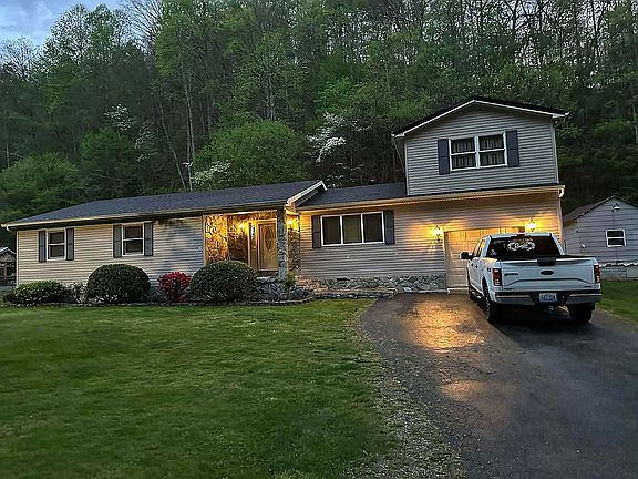 2nd image of 844 Upper Blackberry Rd