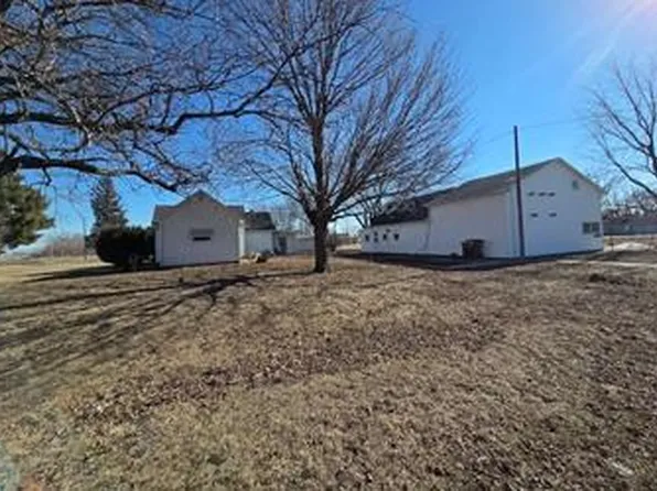 817 S 3rd St, Rockwell City, IA 50579