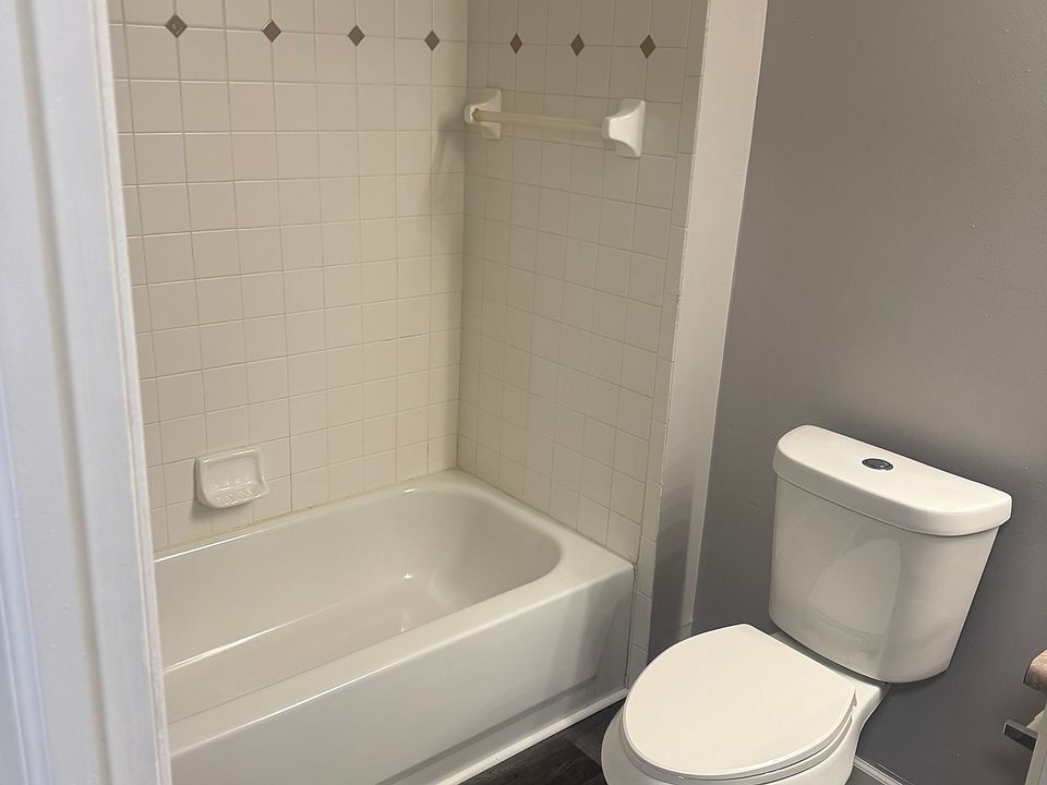1st image of 852 Brandon Ave #852