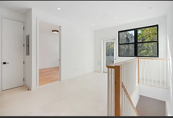 Rented by Real Team Brokerage | media 12