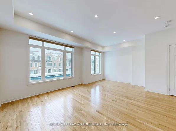 91 William F Bell Pkwy, Richmond Hill, ON