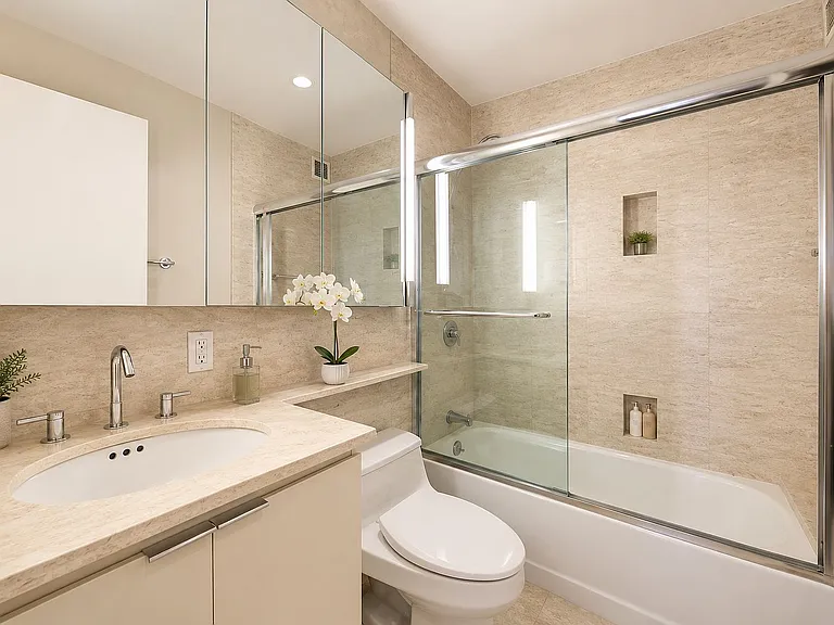 630 1st Ave #34E — Photo 6
