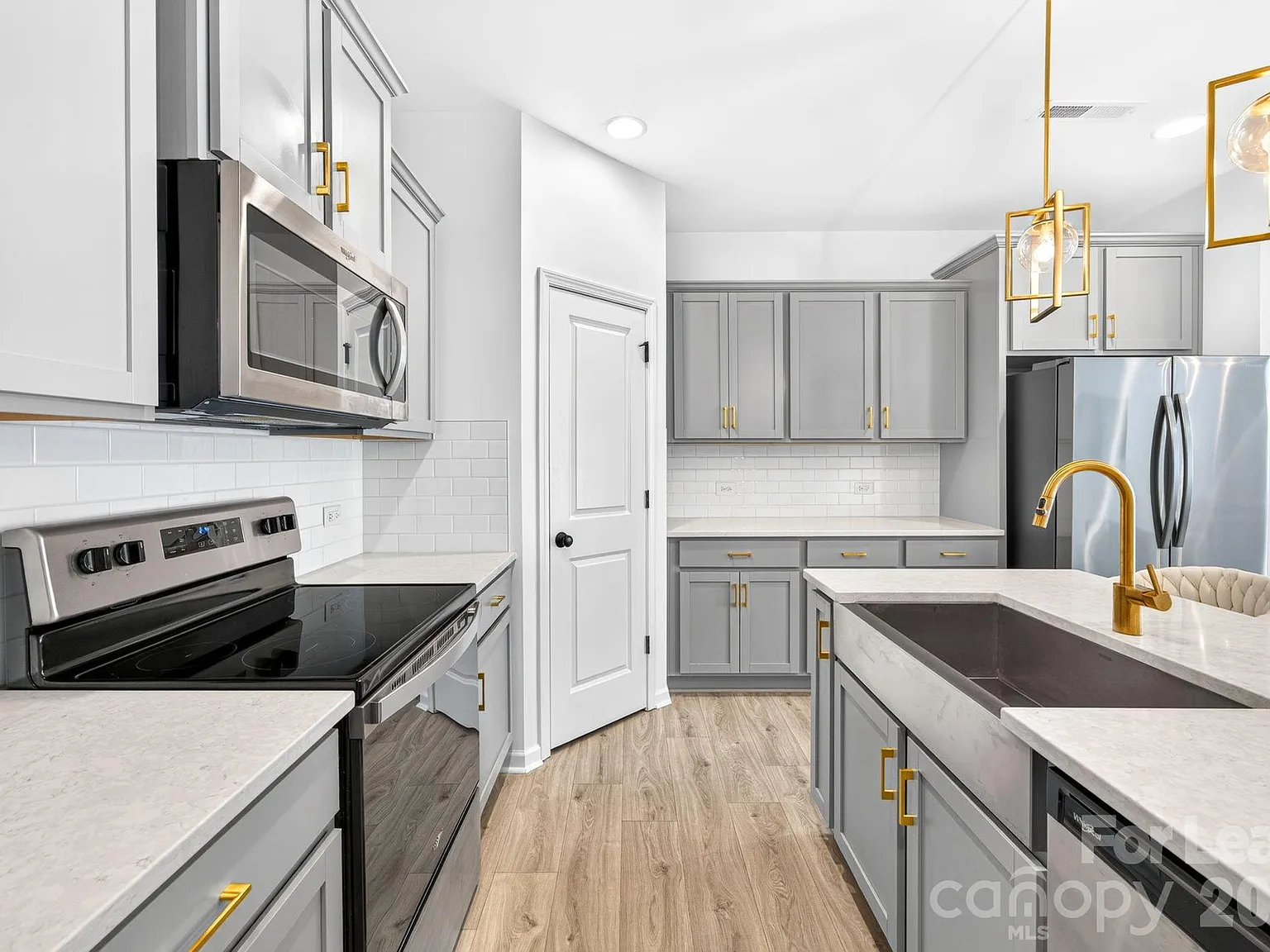 3 bed, 2.5 bath, 1797 sqft, $2,200 — Photo 2