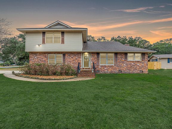 2nd image of 1333 Julian Clark Rd