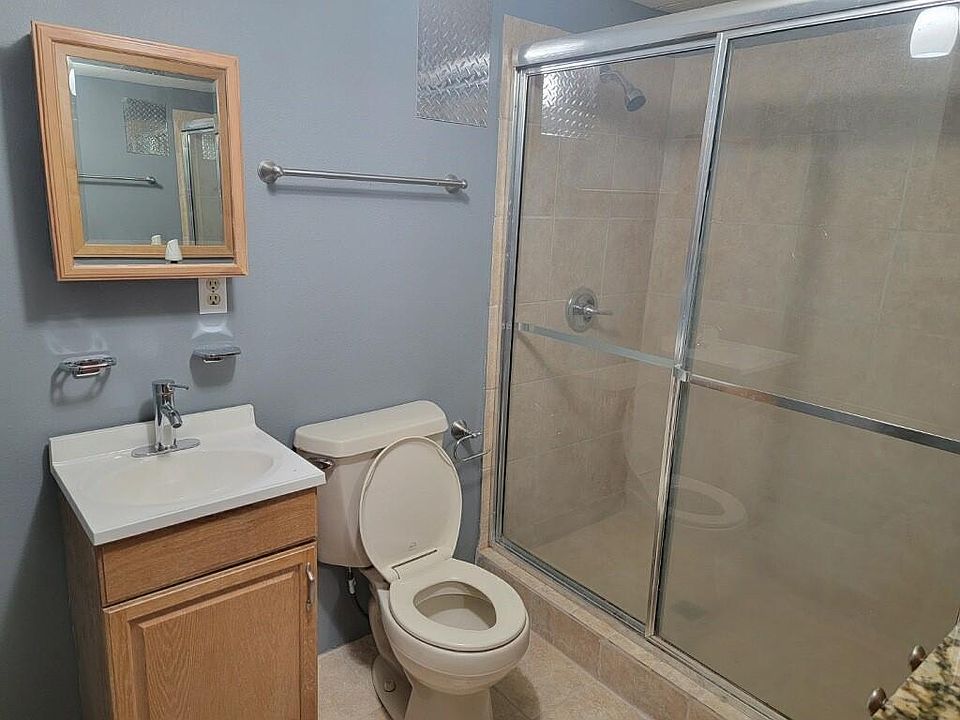 2nd image of 119 Pinecrest Dr Unit A